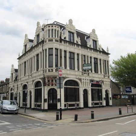 Duke Of Fife Hotel Barking  Eksteriør billede